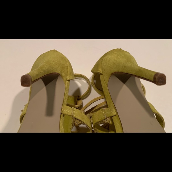 Steve Madden Yellow Fringe Heels - Picture 4 of 5